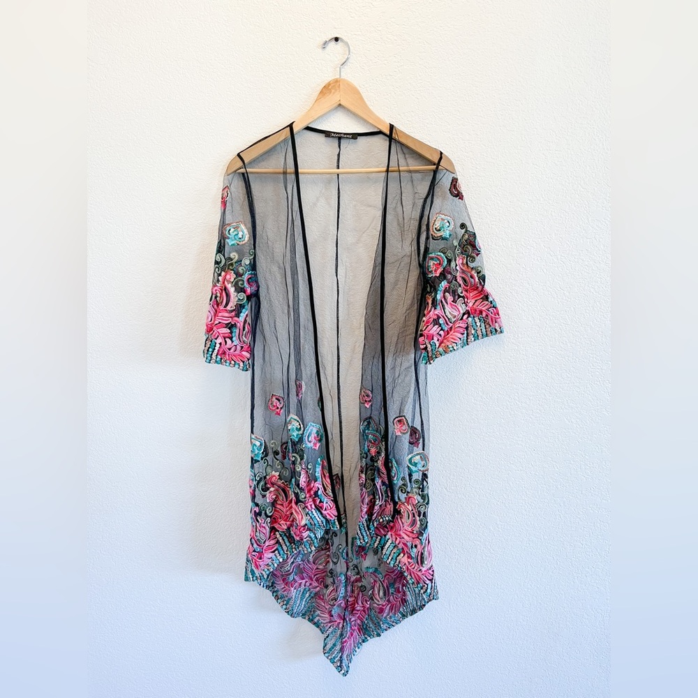 Mechant lace cover-up